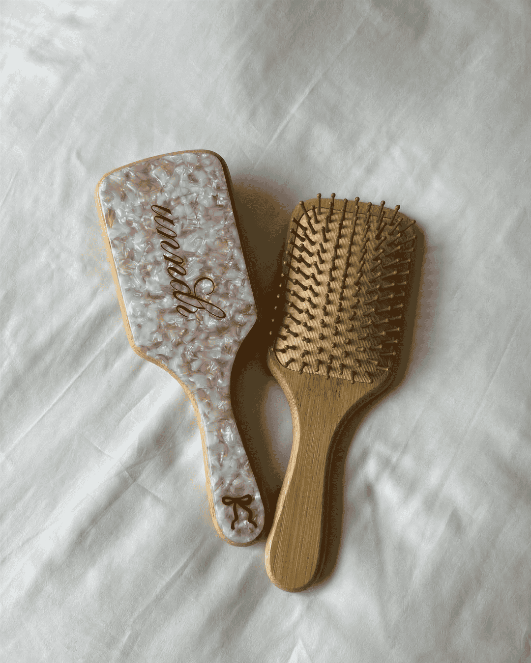 Unndr Paddle Brush